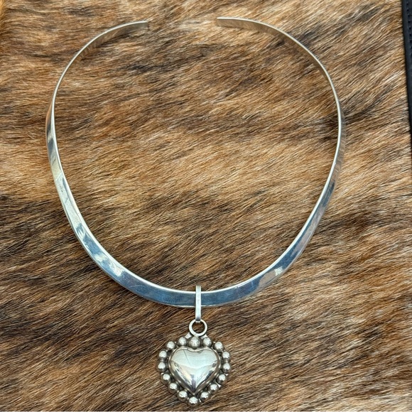 Beautiful Vintage Sterling Silver Torque/Choker Necklace - Picture 2 of 4